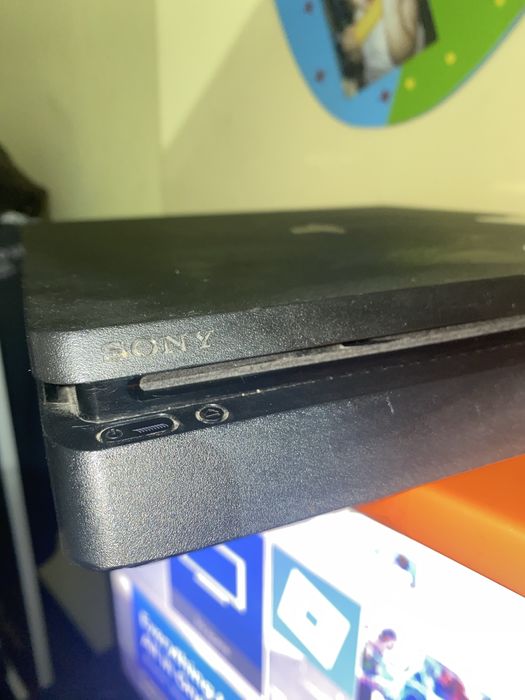 Play station 4 ps4 slim + cutie