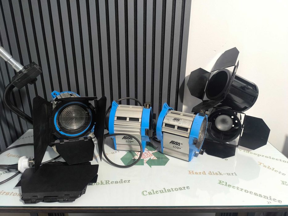 Proiectoare Studio ARRI 650 Plus - 650W, Fresnel, Profesional