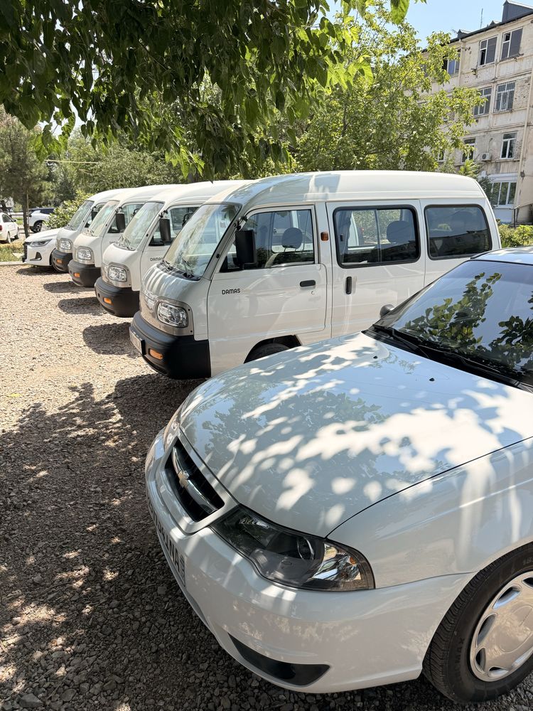 Xar xil shevrolet GM moshinalari bor