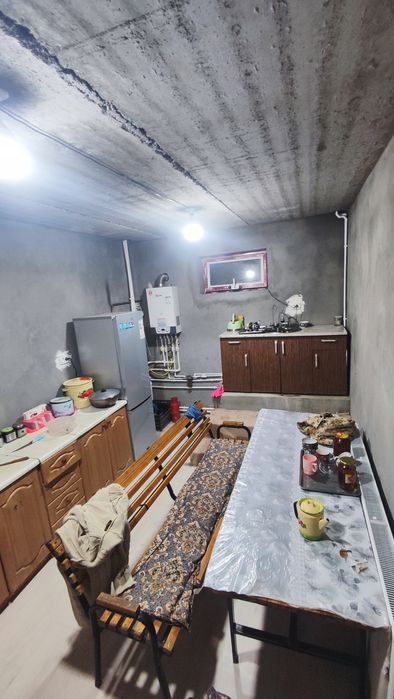 Uy sotladi 5 sotix turarjoy