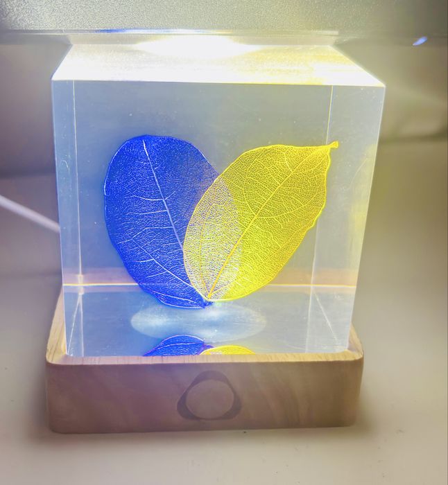 Mini Lampă de Birou cu Design Unic și Lumină Reglabilă