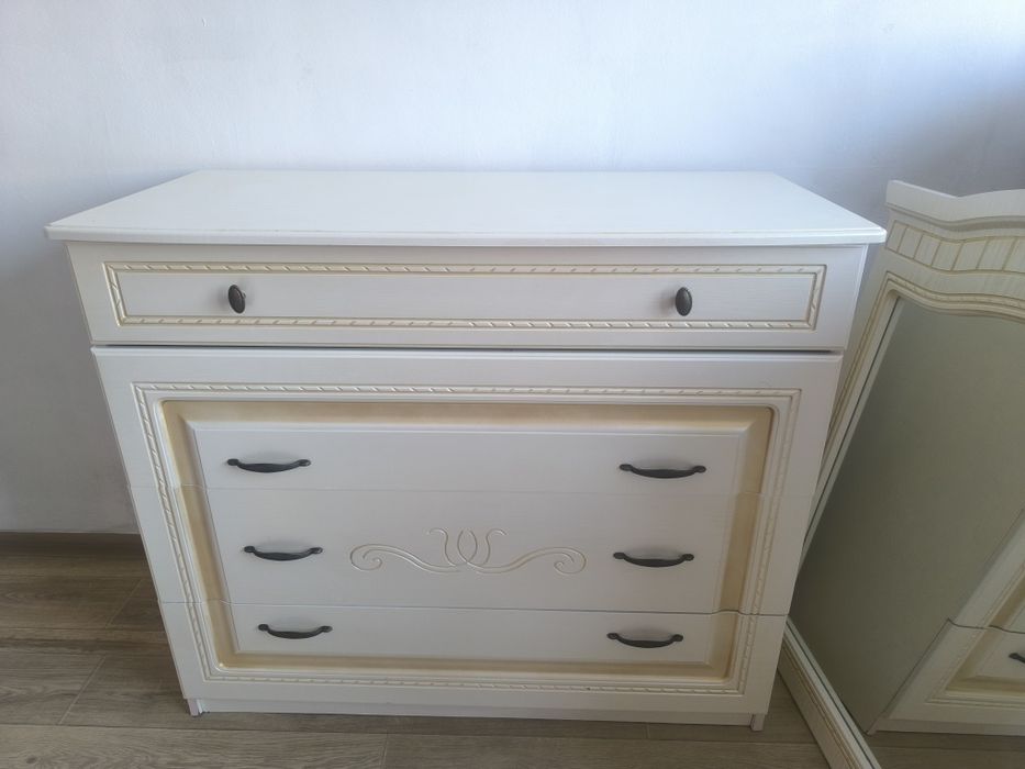 Шкаф с 2 тумбочками