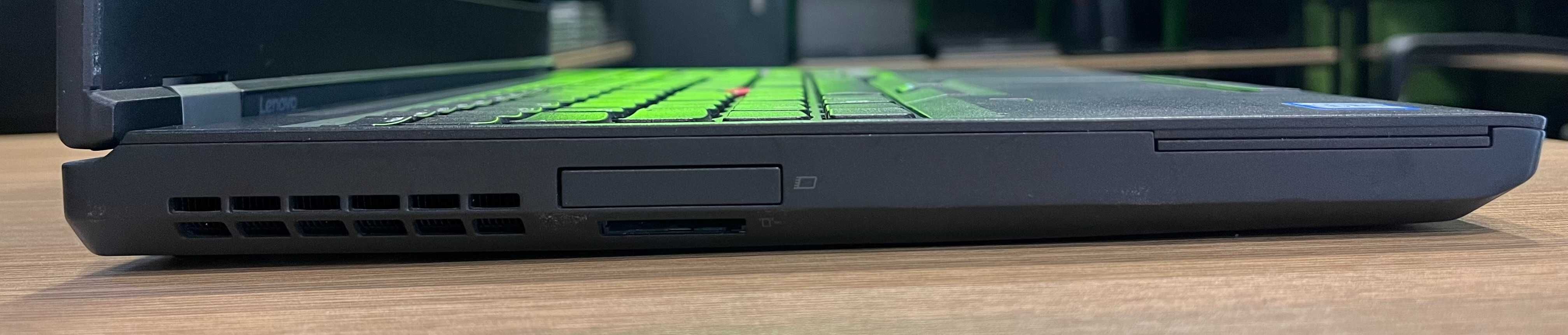Thinkpad P51.  i7-7820HQ 2.9/3.9 GHz, 16/256, Quadro M1200