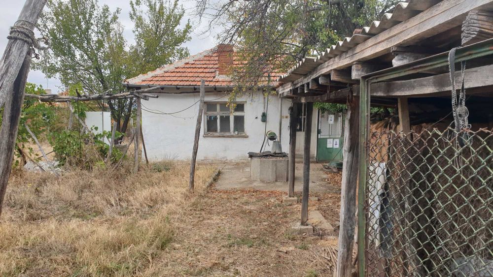 Собстветик продава къща в с. Орешец област Хасково