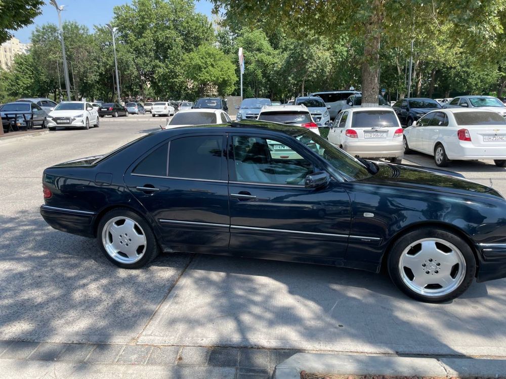 Mersedes Benz W210