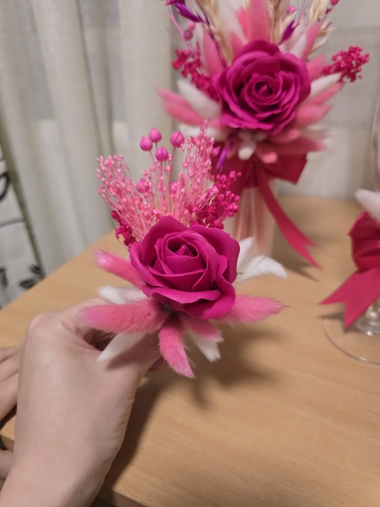 Buchet de nunta si set de lumanari , pahare si cocarde