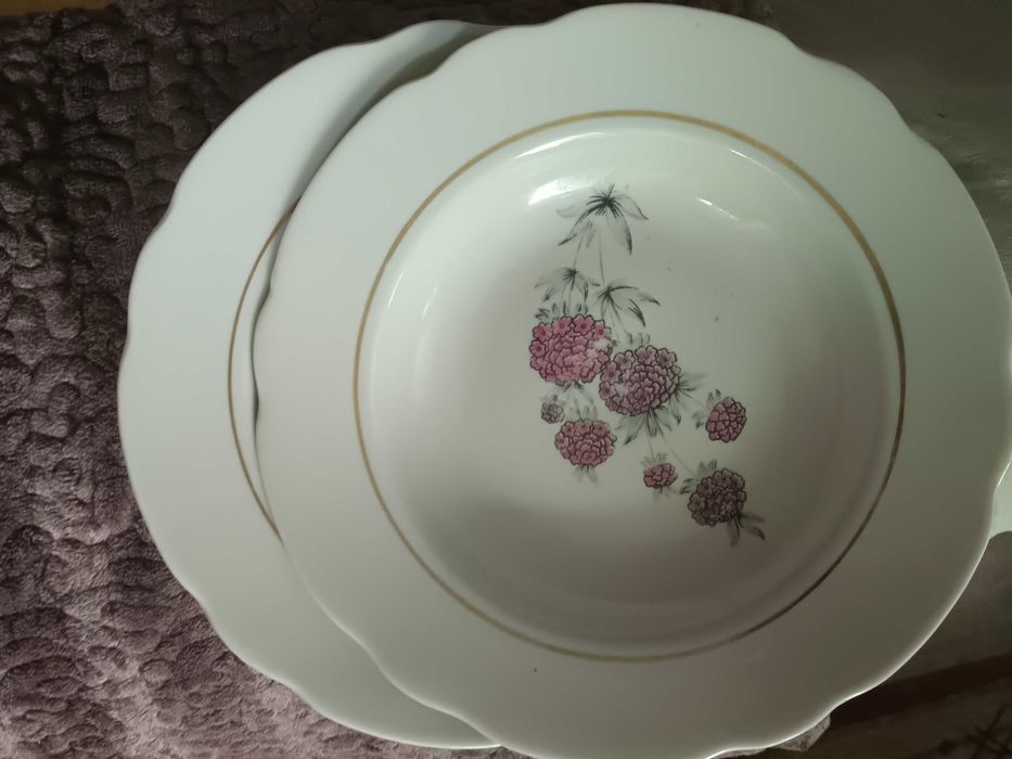 Продам порционные и полу порционные тарелки