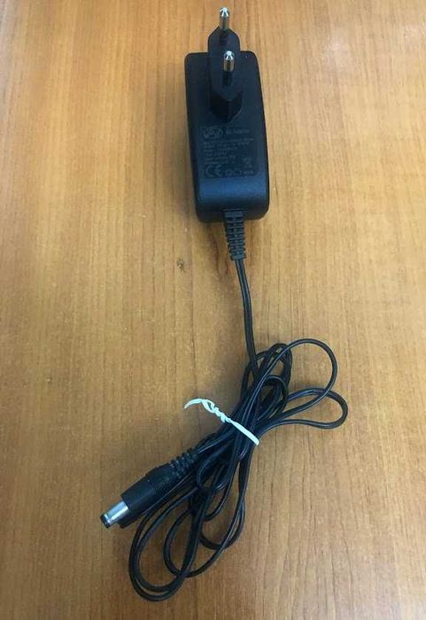 Adaptor AC, model T018WE1225, 12V, 1.5A