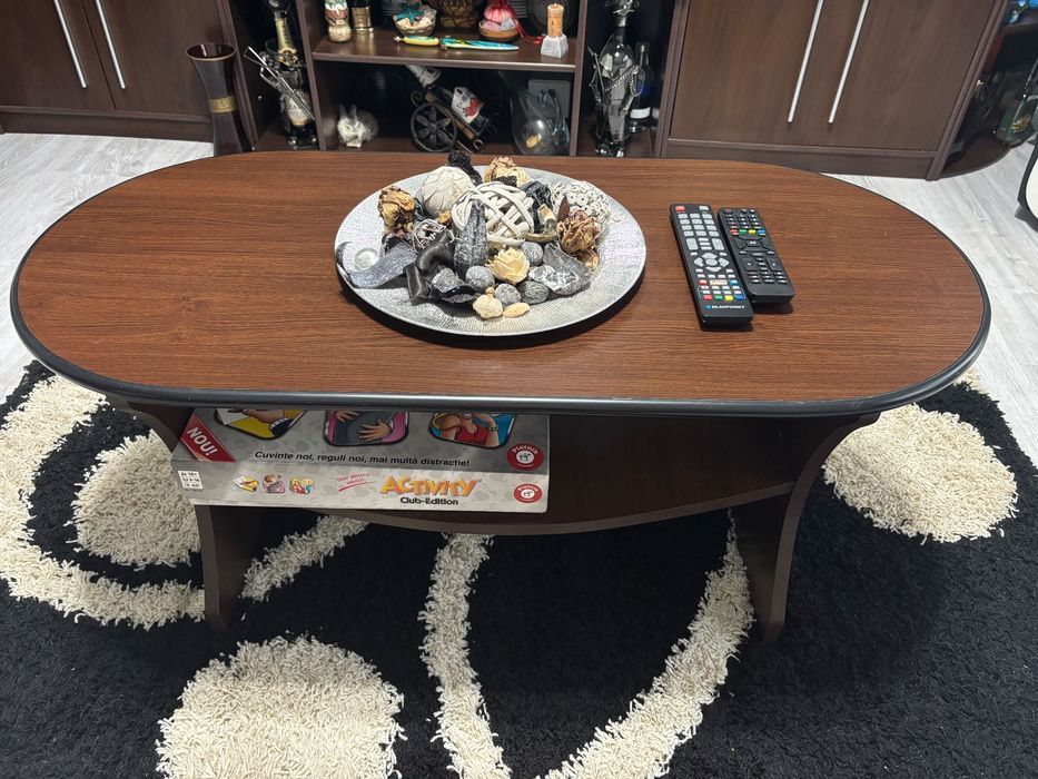 Mobila de sufragerie + masuta de cafea