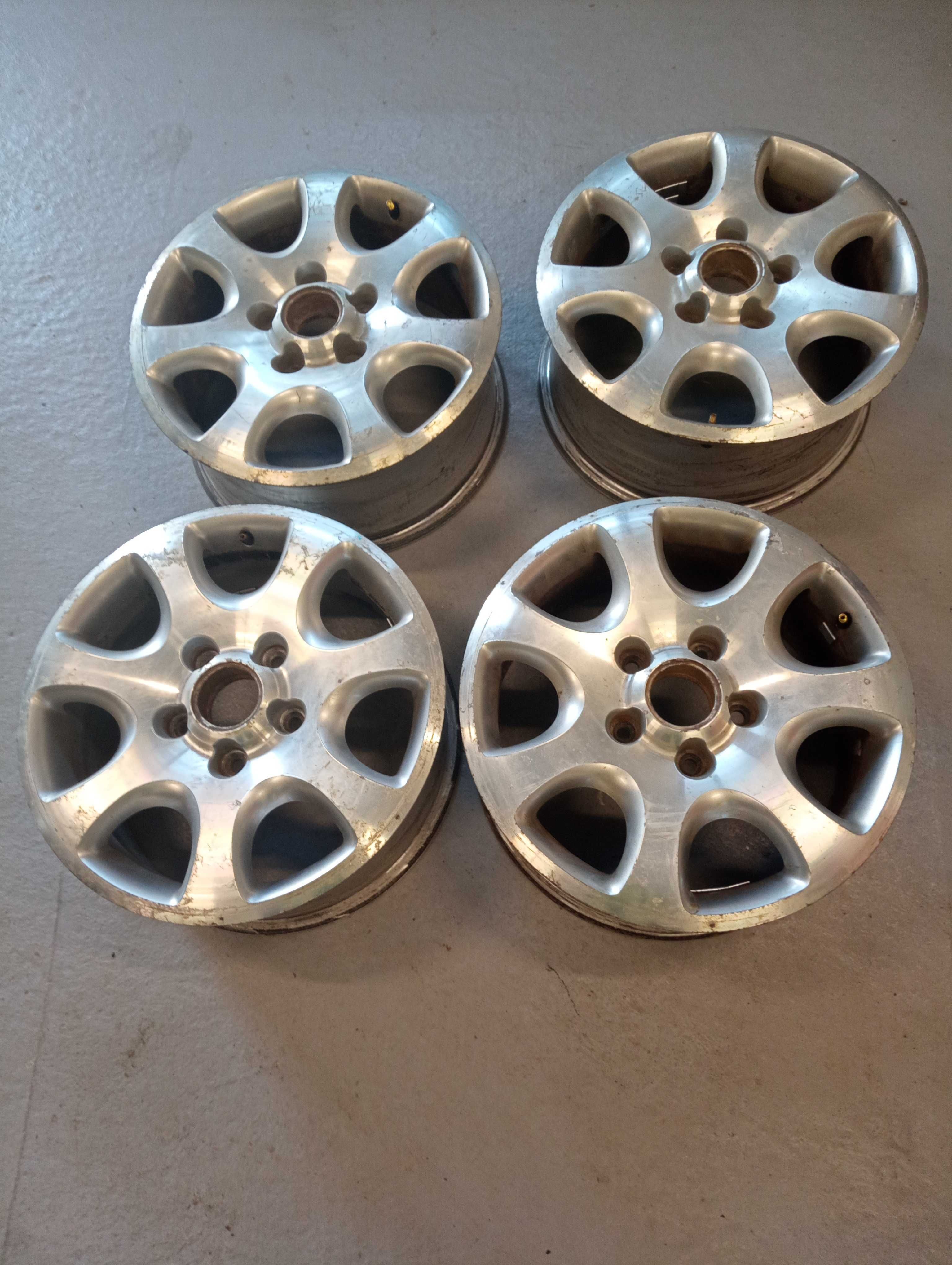 джанти за VW и гуми Pirelli