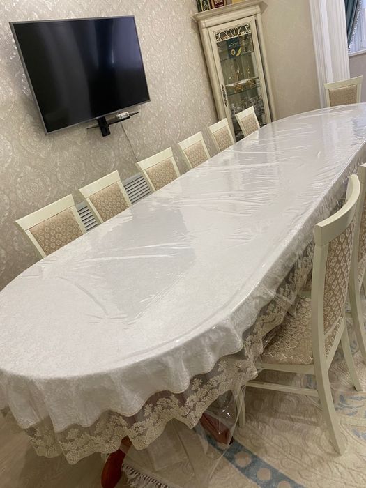 Продам срочно стол со стульями