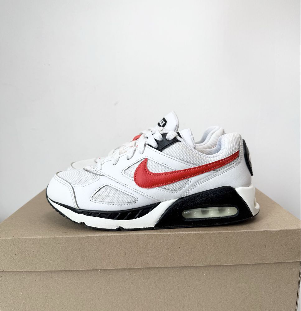 Nike Air Max IVO  (35.5) Маратонки