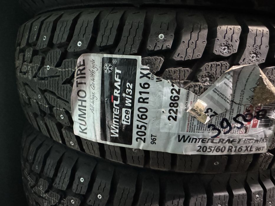 Шины новые шипы зима корея 205/60 R16 Kumho покрышки резина колеса дон