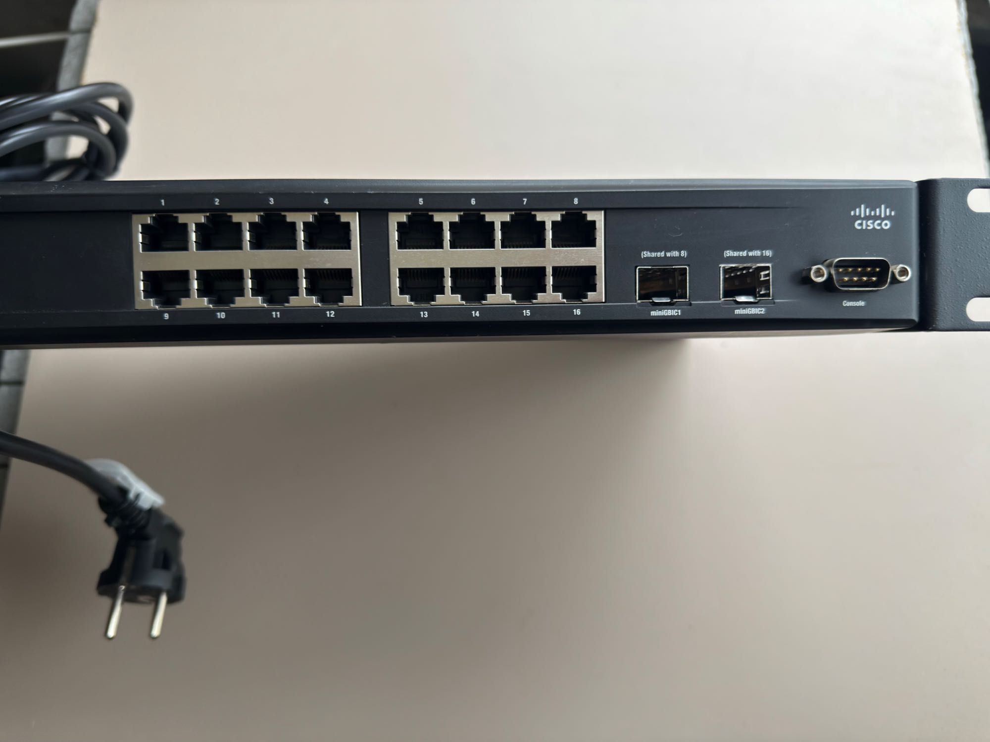 Switch Linksys SRW2016 Cisco