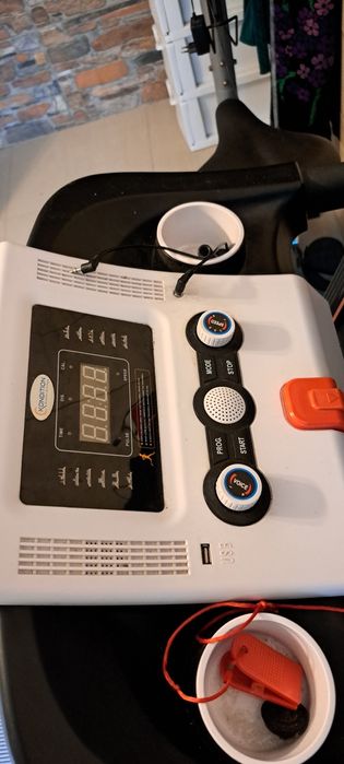 Vand banda de alergat aproape nefolosita