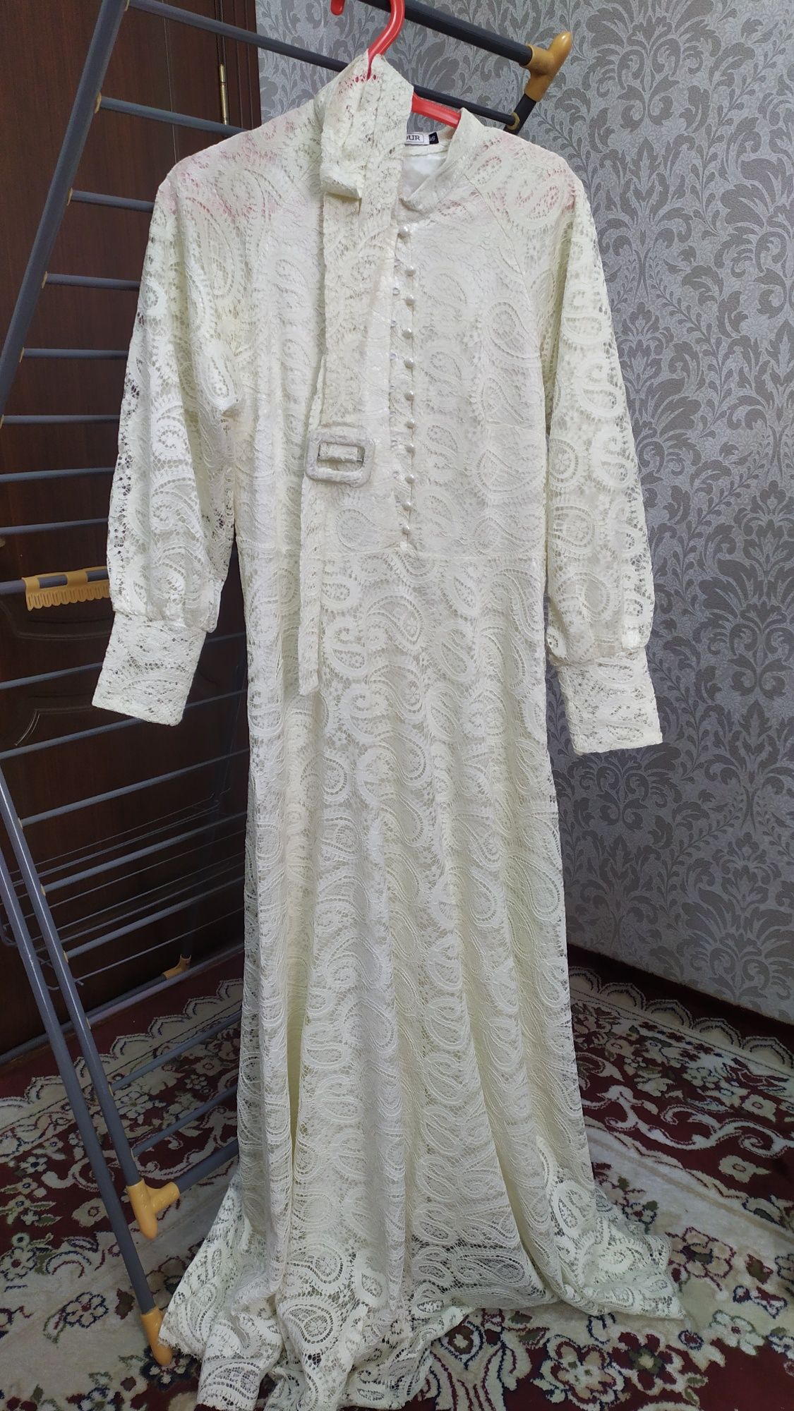 Rangi ayviriy 46-48 ga bemalol  keladi