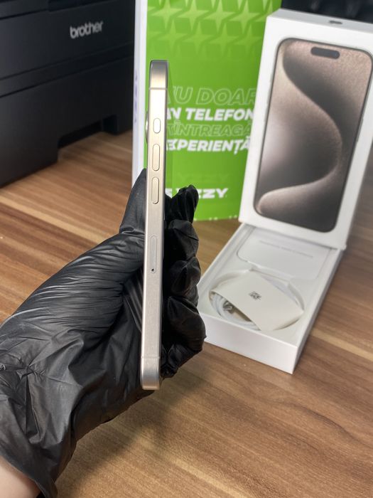 iPhone 15 Pro • 128 GB • Natural Titanium