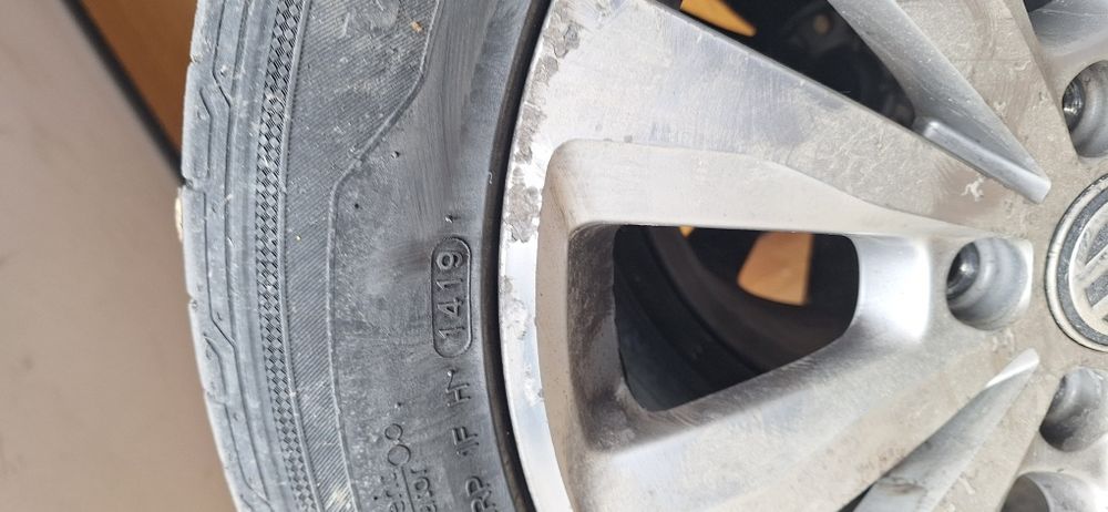 Cauciucuri 2 bucăți 205/55/16 dot 2019 și 4 bucăți 215/45/17 dot 2017