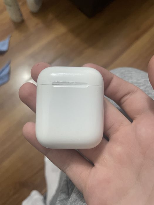 Cand Casti airpods 1 originale