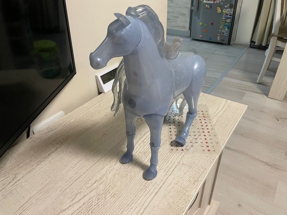 Водният кон на Елза Jakks Pacific inc Nokk