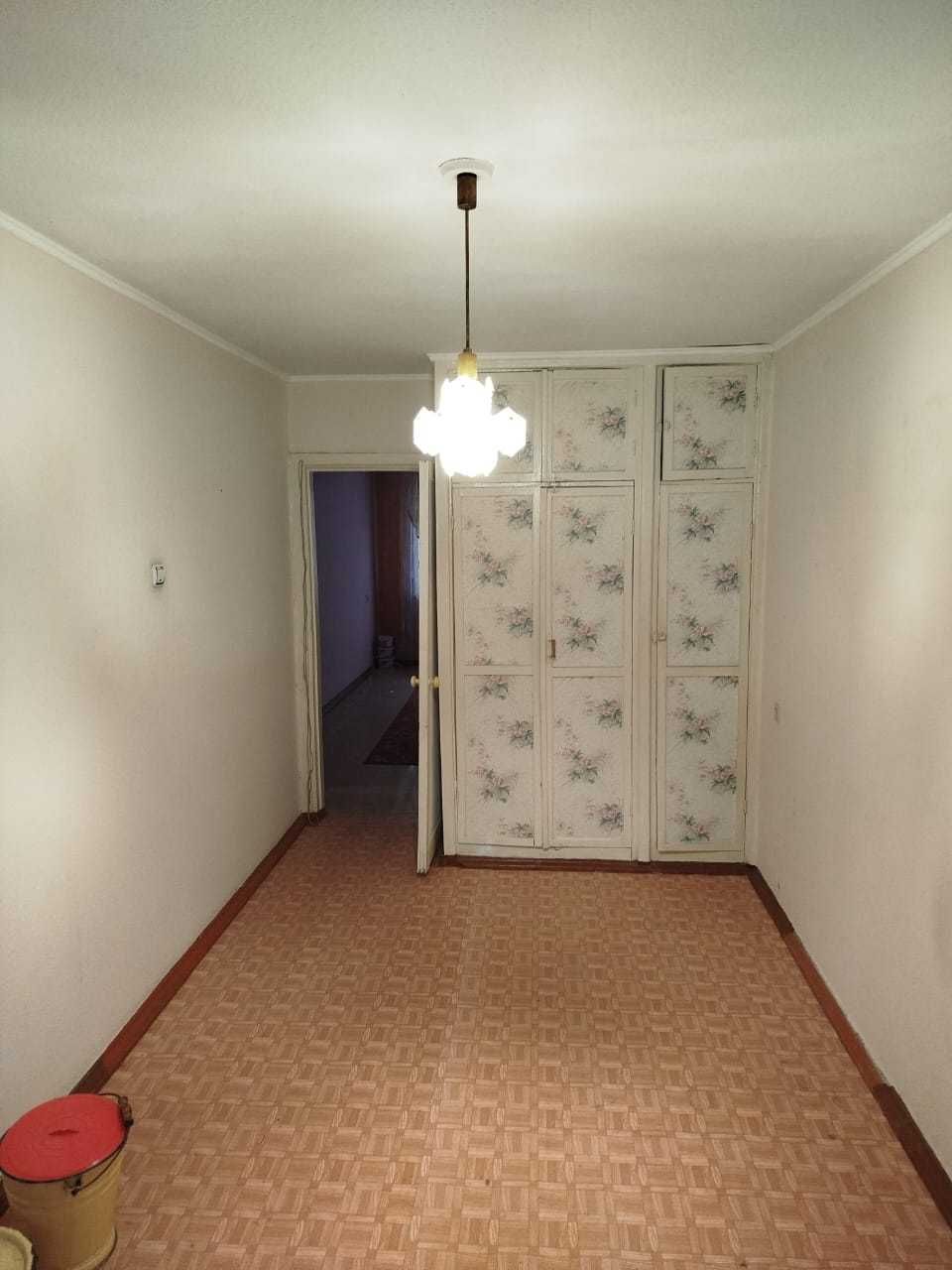 2 комн. кв. на 2 эт. в 7 микр.-не