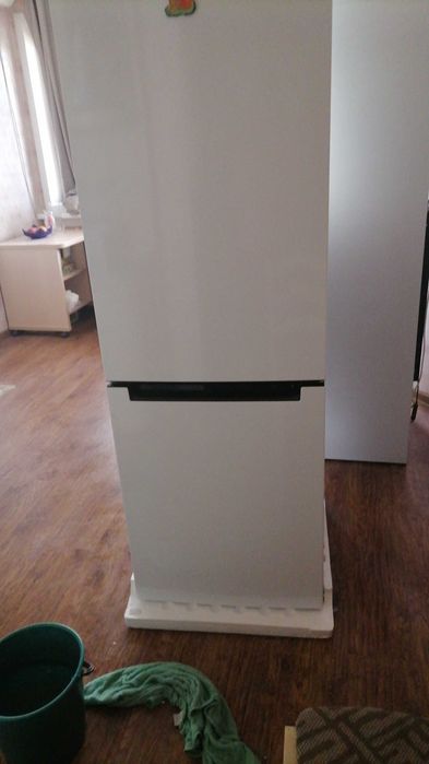 Холодильник Indesit
