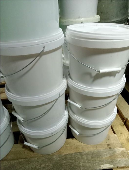 Ведра пластиковые с крышкой