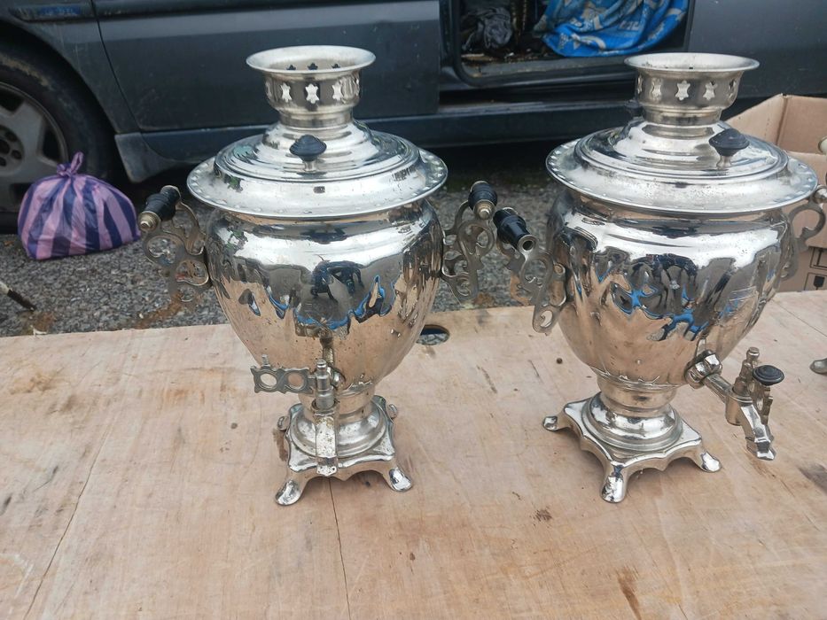 Продавам стари руски самовари