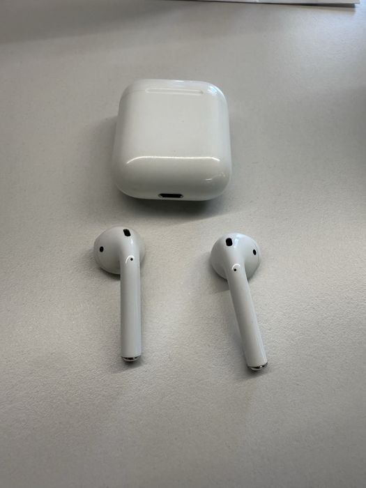 Apple AirPods 2nd generation
