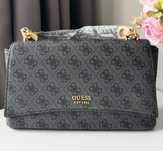 Нова чанта Guess