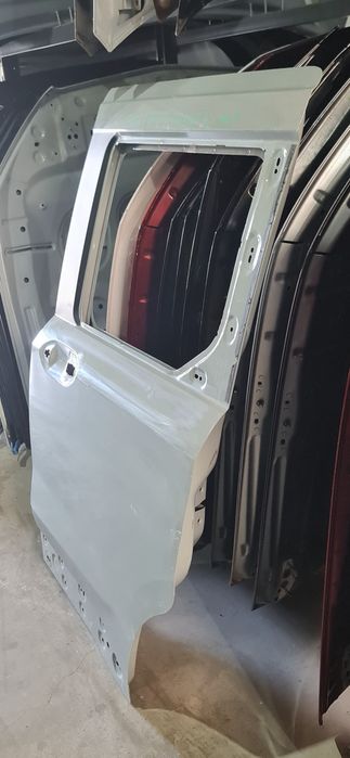 Usa stanga culisanta laterala Ford Transit Courier 3 an: 2024