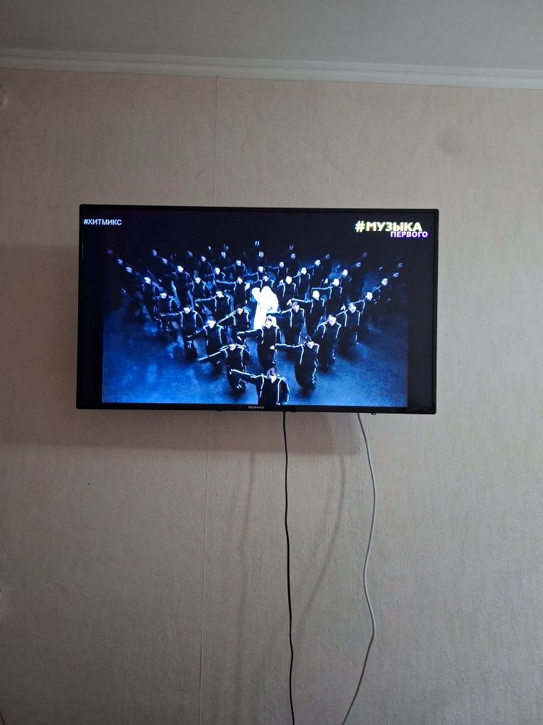 Skyworth 102cm Full HD DVB-T2 DVB-C