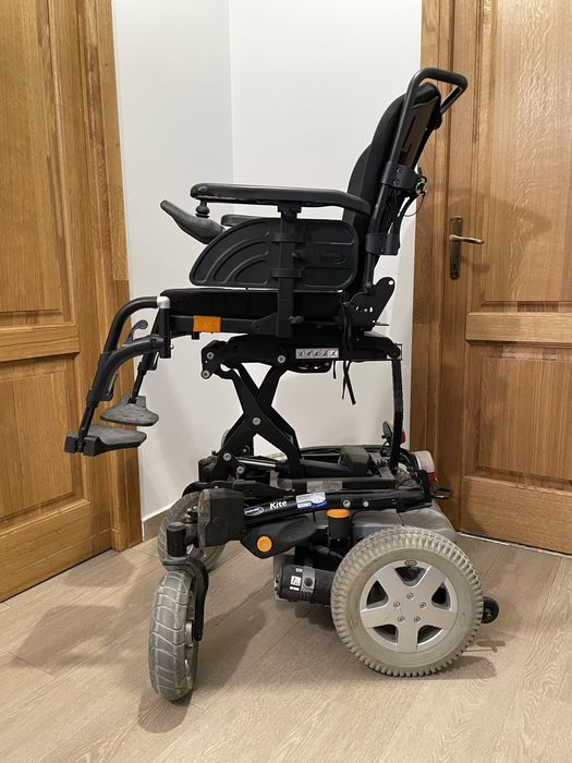 Carucior electric Invacare Kite pentru persoane cu dizabilitati
