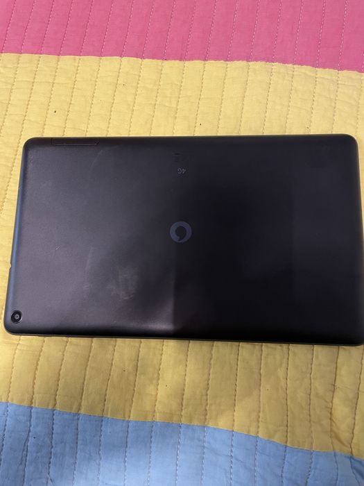 3 laptop uri ,2 perechi de casti si o tableta vodafone
