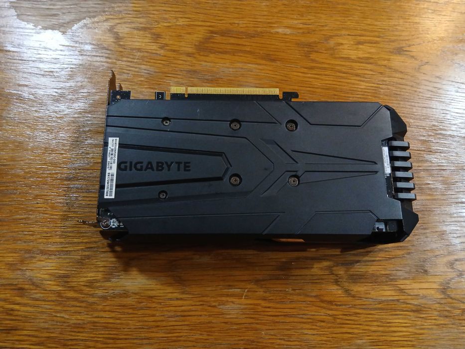 Nvidia GTX 1050 - GIGABYTE WindForce 2X OC