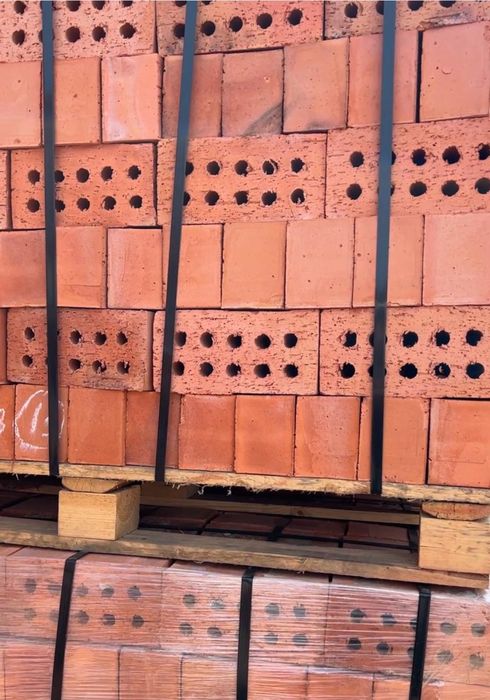 Кирпич полуторный пустотелый М 150