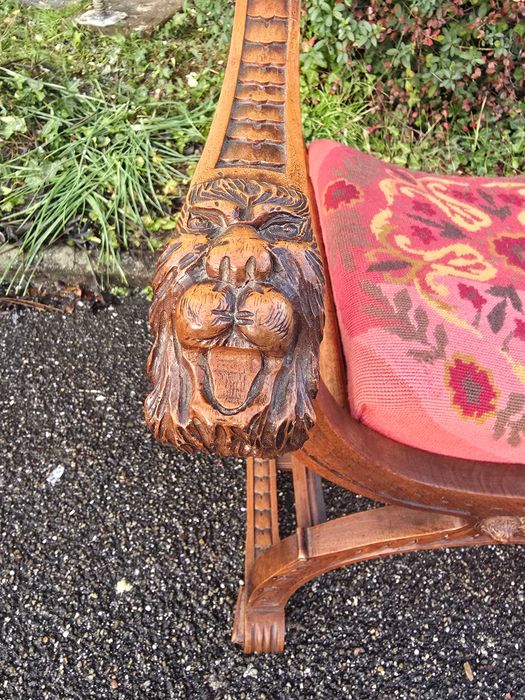 Стар стол 1860 година.