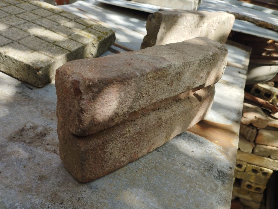 Тухли единични около 300 бр