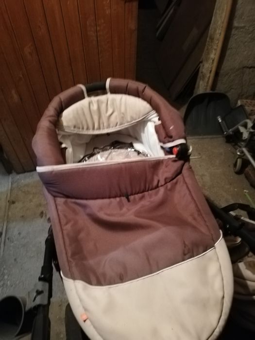 Продавам детска количка за бебе 2 в 1