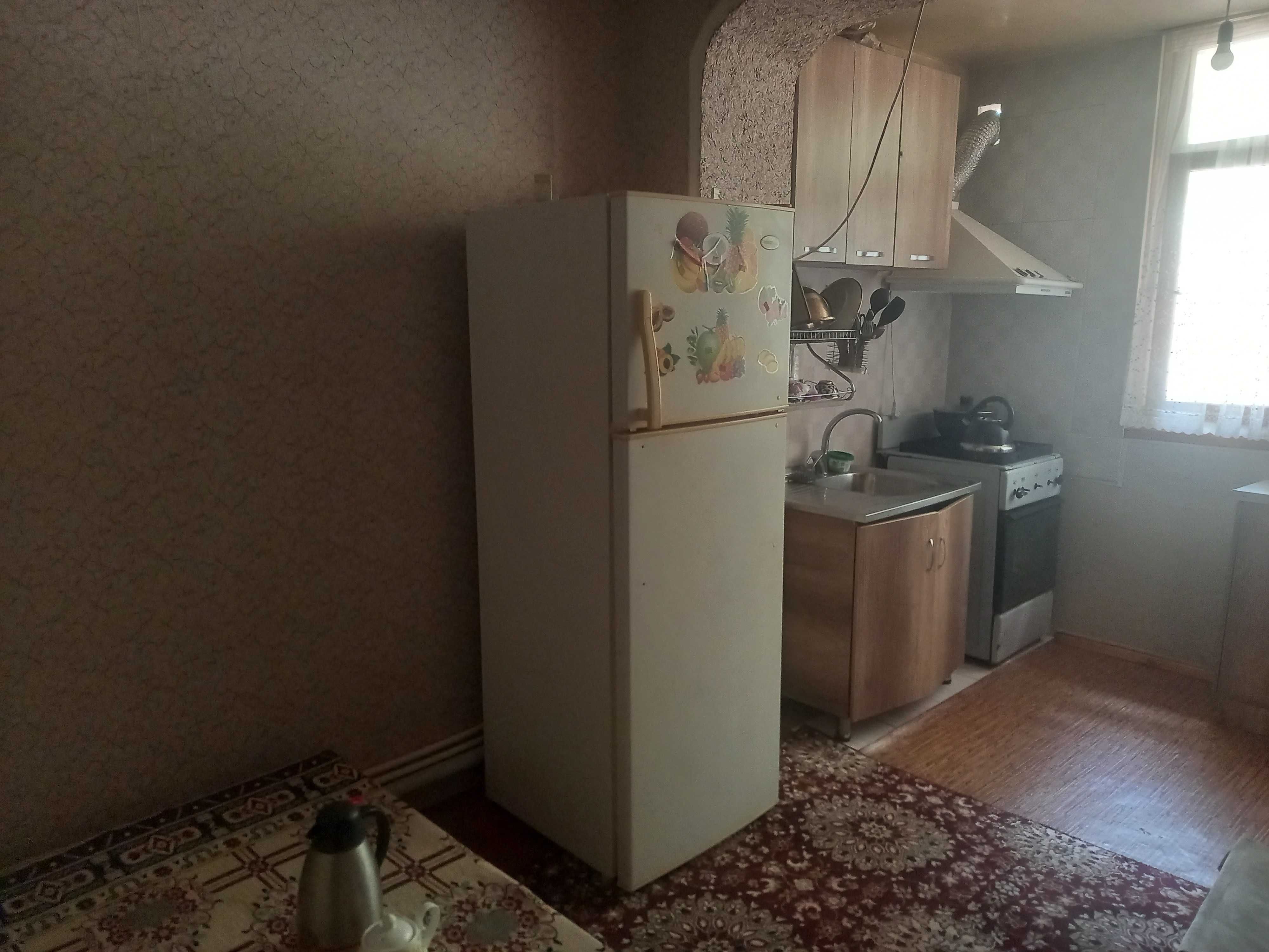 Kvartira 1 ta student qizga