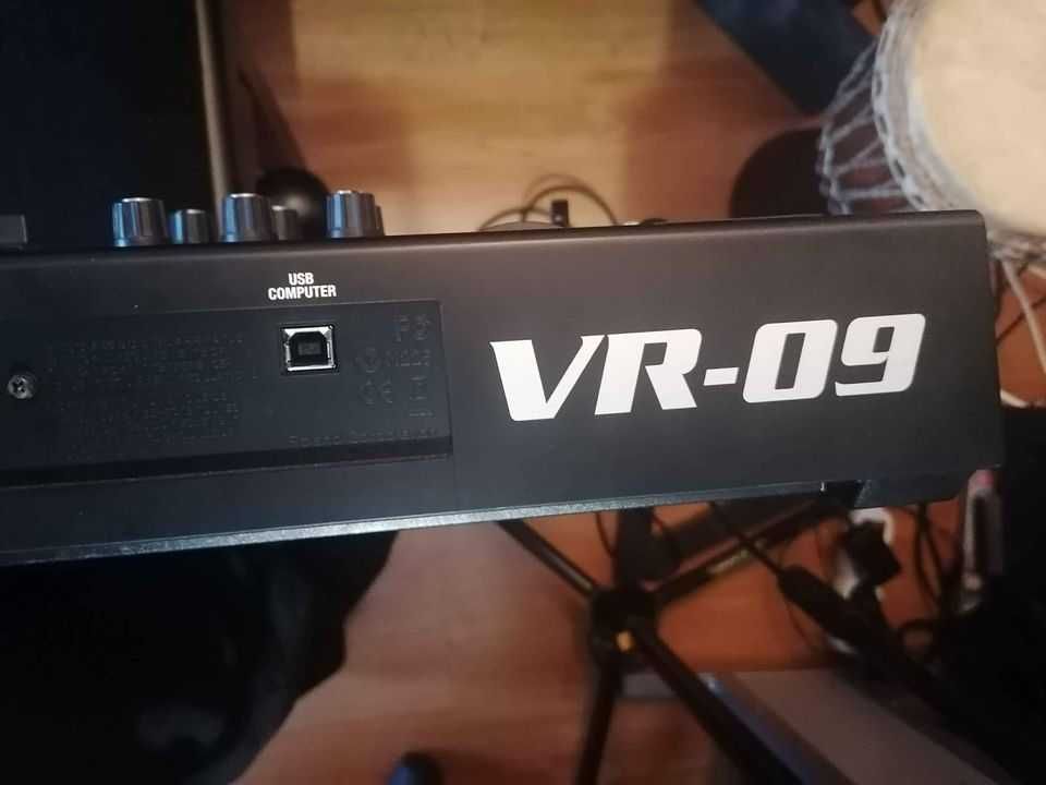 Клавир Roland VR-09 V-Combo B