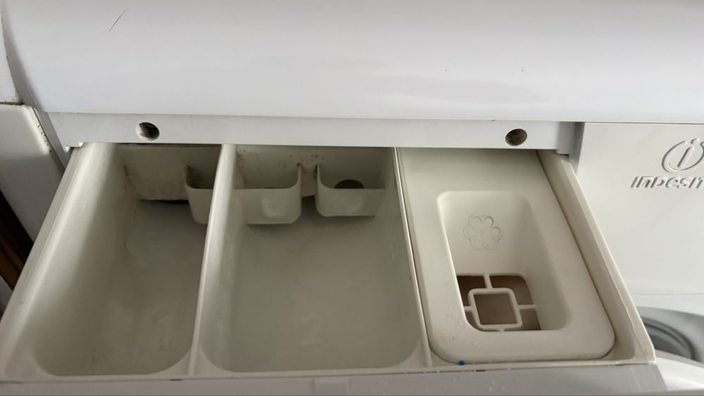 Masina de spalat rufe Indesit WIA102