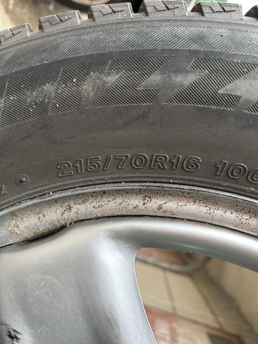 Гуми с джанти за Toyota RAV4 BRIDGESTONE  BLIZZAK DM-V2 215/70/16