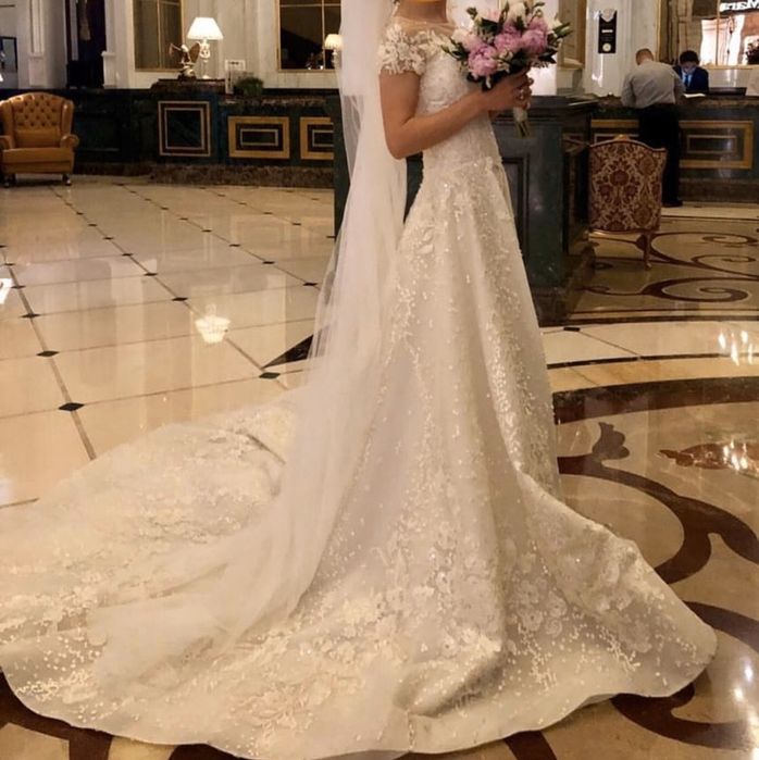 Продам эксклюзивное , шикарное свадебное платье