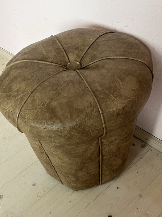 Vand taburet chesterfield