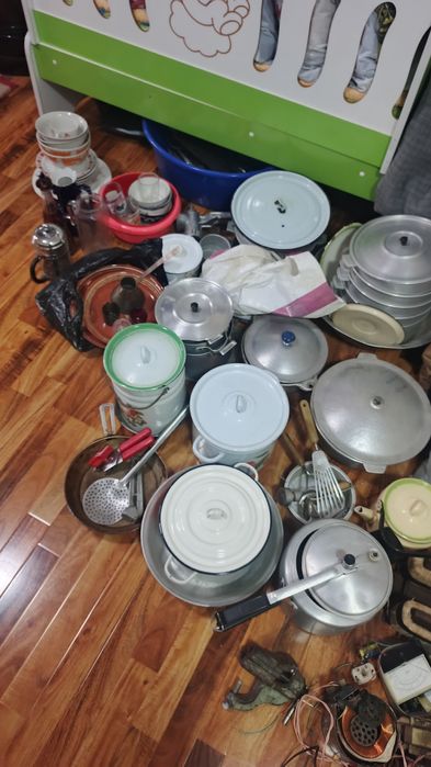 Продам кухонную утварь оптом не большой торг уместен