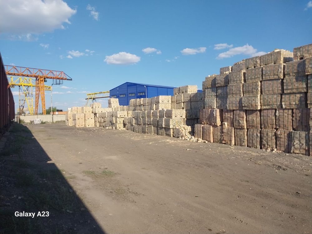 Кирпич полуторный и одинарный