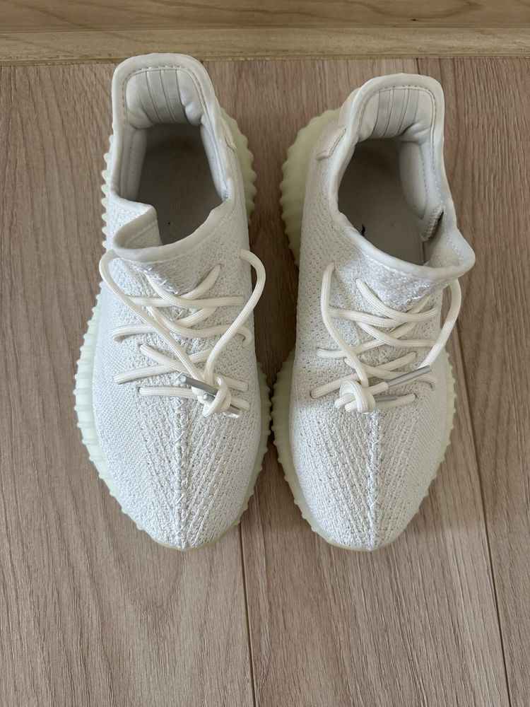 Adidasi yeezy nr :39,5