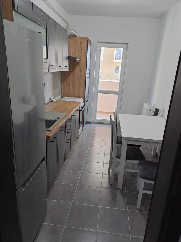 Inchiriez apartament cu 2 camere