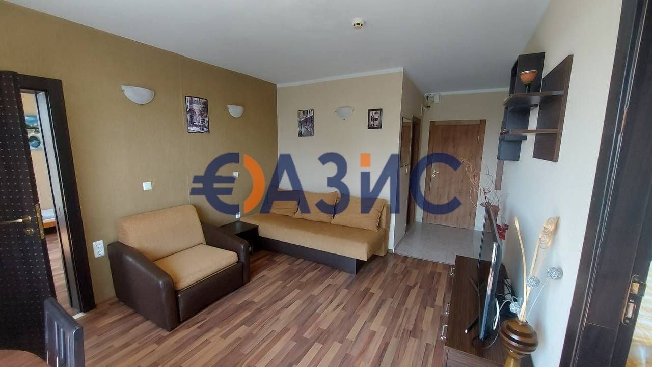Продава се Тристаен апартамент в к.к. Слънчев бряг - 99 кв.м за 910 €/кв.м - Снимка #1